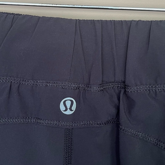 {Lululemon} In A Flash Short in Black - Womens 4 - Picture 7 of 10